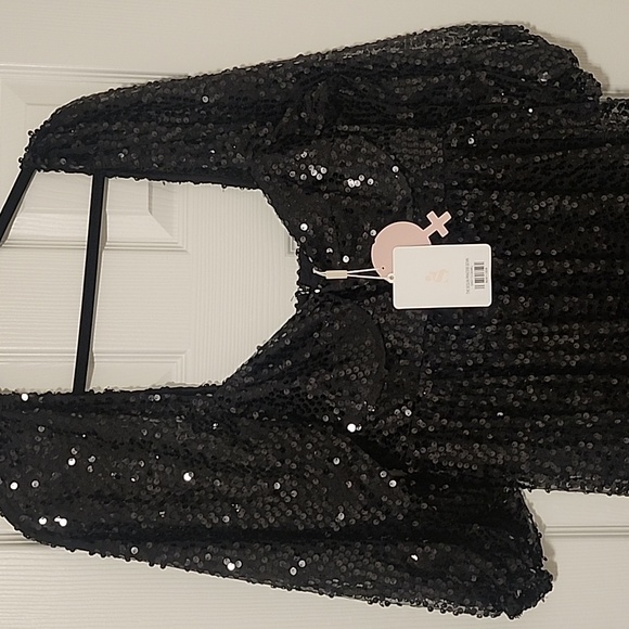 Selkie Black Sequin Gown - Picture 5 of 6